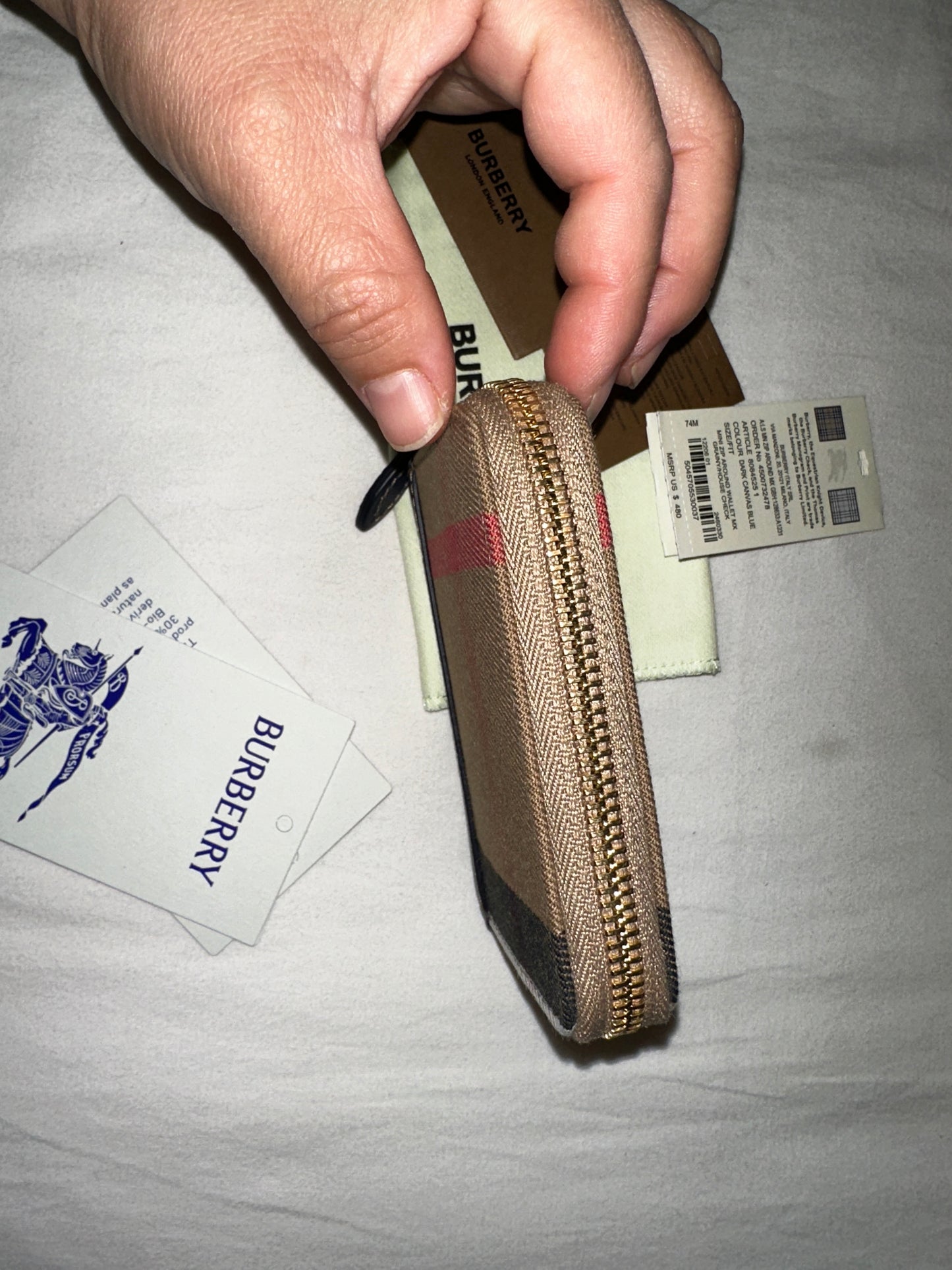 Burberry Zip Around Wallet NWT And Dustbag MSRP $480