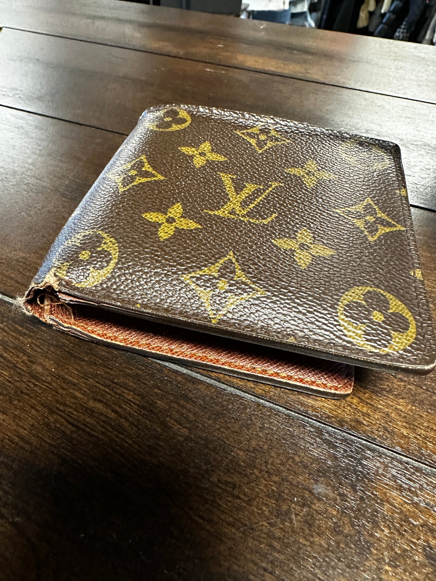 LOUIS VUITTON MENS BIFOLD WALLET