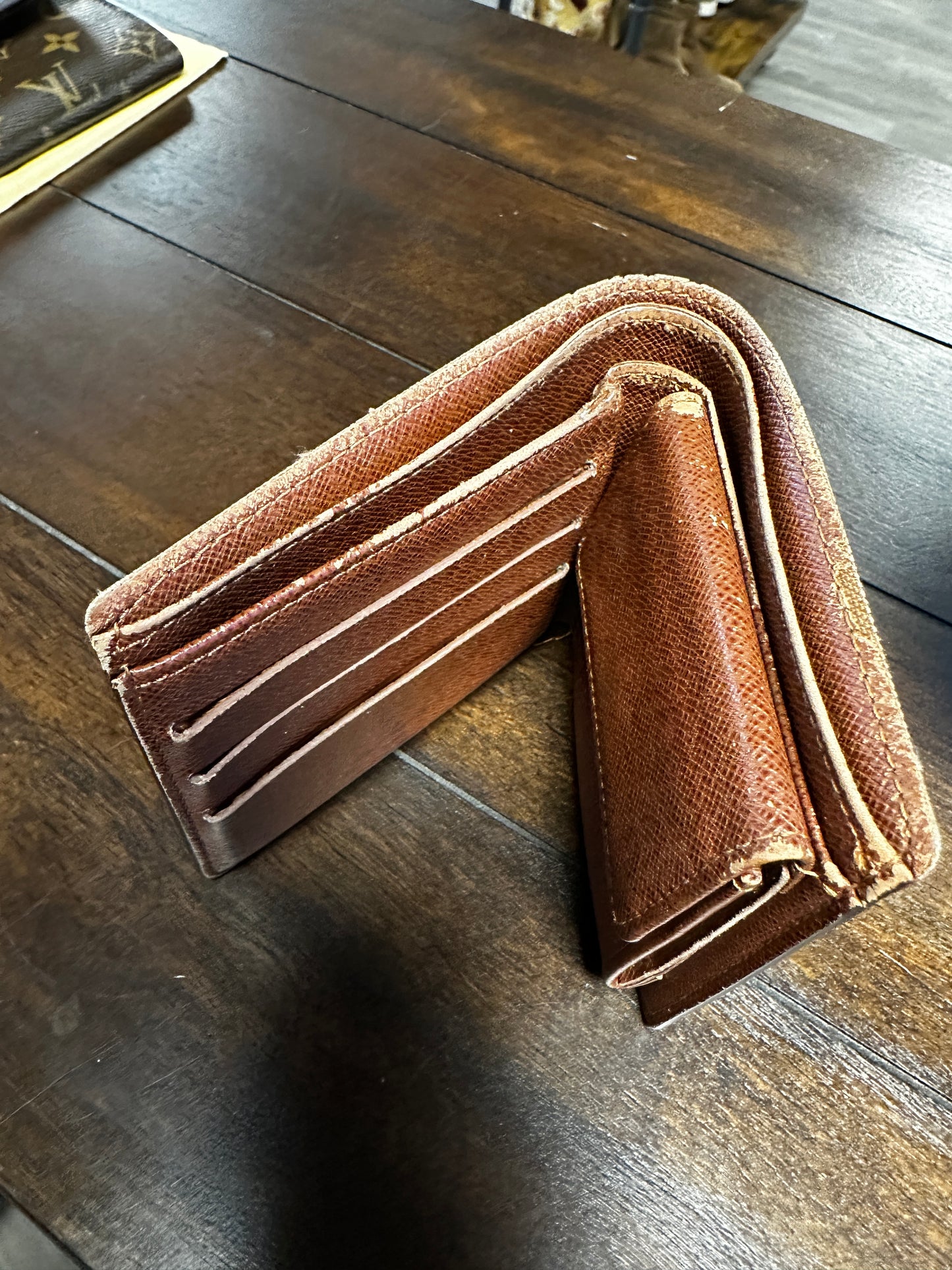 LOUIS VUITTON MENS BIFOLD WALLET