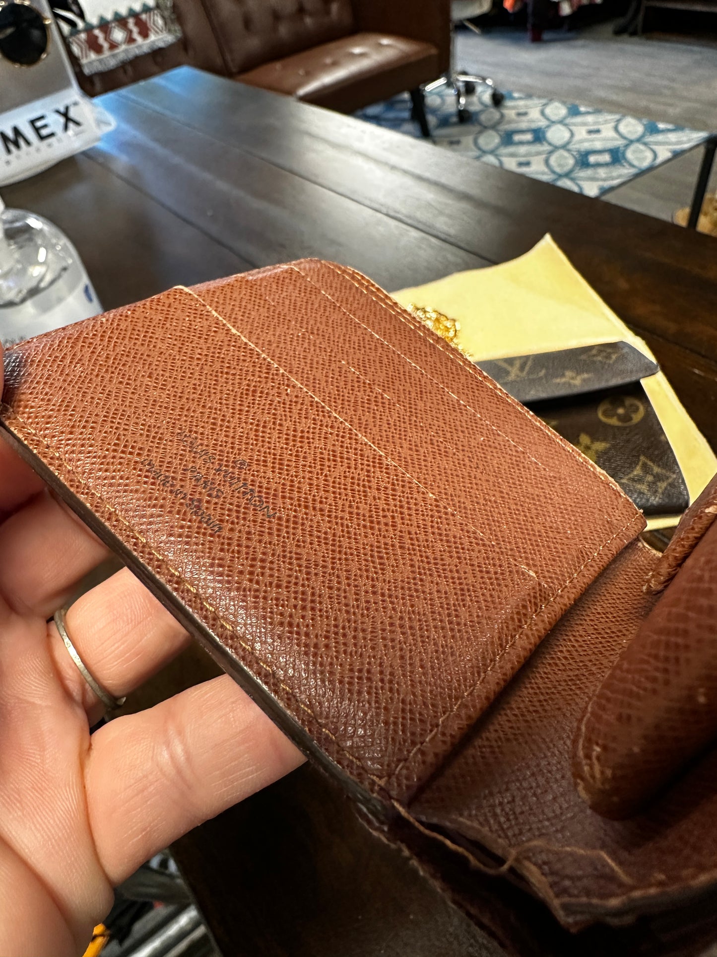 LOUIS VUITTON MENS BIFOLD WALLET